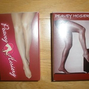 New HOOTERS GIRL UNIFORM PEAVEY PANTYHOSE 2 Pair SUNTAN Size Q